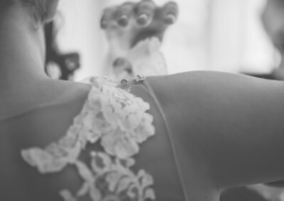 Mariage à Perpignan - Shooting habillage de la mariée