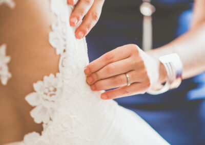 Mariage à Perpignan - Shooting habillage de la mariée