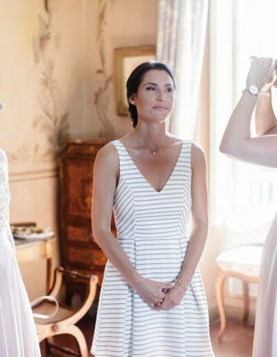 Mariage à Montpellier - la mariée avec ses demoiselles d'honneur