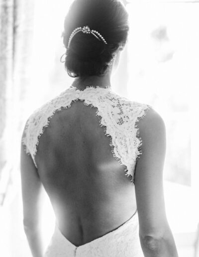 Mariage à Montpellier - la mariée de dos dans sa robe