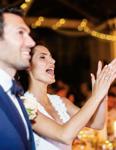 Mariage à Montpellier - les mariés qui applaudissent