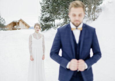 first look des mariés dans la neige