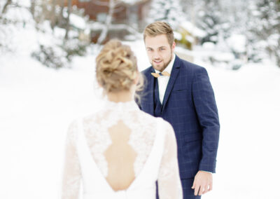 first look des mariés dans la neige