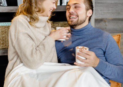 les futurs mariés dans un chalet en bolquère