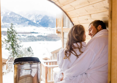 les mariés dans un chalet en bolquère