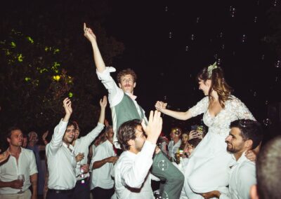 les mariés font la fête