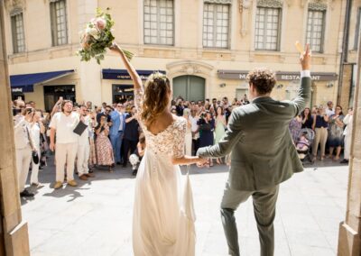 mariage à Nîmes, sortie de la mairie