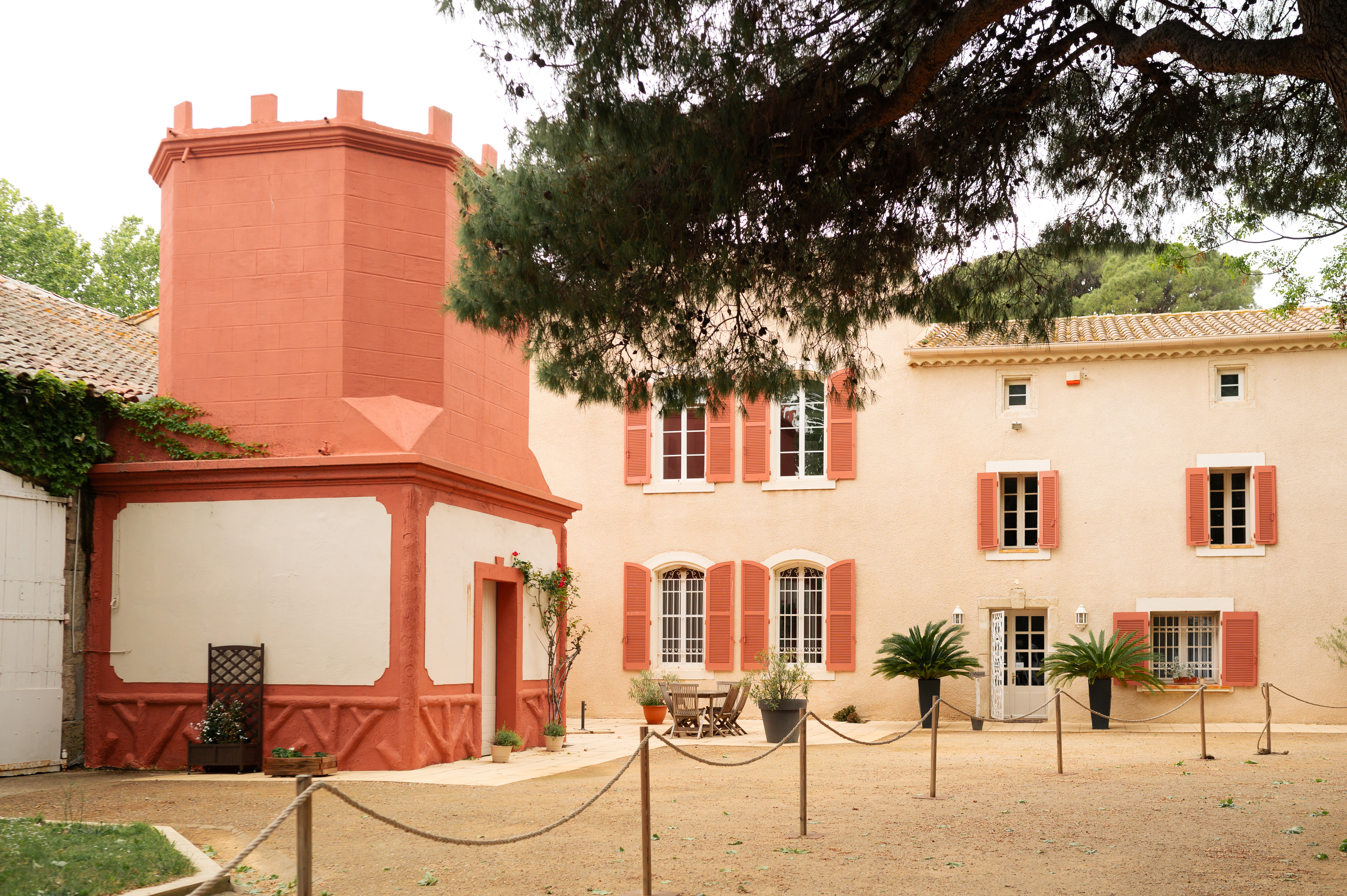 Mariage aux charmes de Bailly à Narbonne Mathilde & Bryan Les Charmes de Bailly - Lieux d'exception à Narbonne